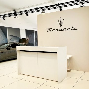 2m Straight Bar with Branded Backwall