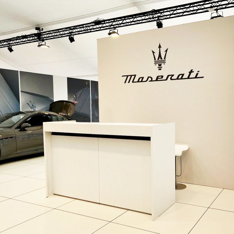 2m Straight Bar with Branded Backwall