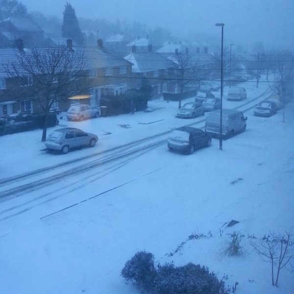 Furniture Hire UK plough on through the snow Furniture Hire UK plough on through the snow