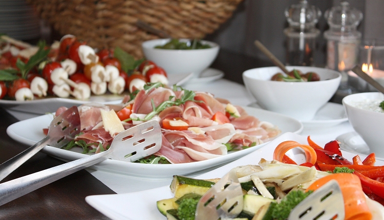 How To Style The Perfect Buffet Table How To Style The Perfect Buffet Table