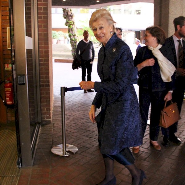 A Royal Guest Arrives... A Royal Guest Arrives...