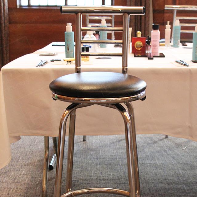 Beauty Event https://d1hcs5uofxldvl.cloudfront.net/furniture-hire-uk/article_additional/beauty-event-1/beauty-event-1.jpg - Padding seating to keep models comfy.