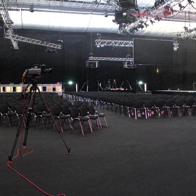 Catwalk Shows https://d1hcs5uofxldvl.cloudfront.net/furniture-hire-uk/article_additional/chair-hire-and-catwalk-shows5/chair-hire-and-catwalk-shows5.jpg - Lights, camera, action... and smart, comfy seating!