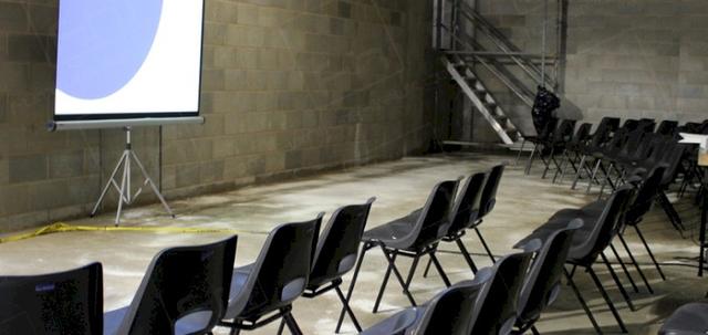 Construction Meeting https://d1hcs5uofxldvl.cloudfront.net/furniture-hire-uk/article_additional/construction-meeting4/construction-meeting4-740x350.jpg - Polyprop chairs straightforward & simple to arrange.