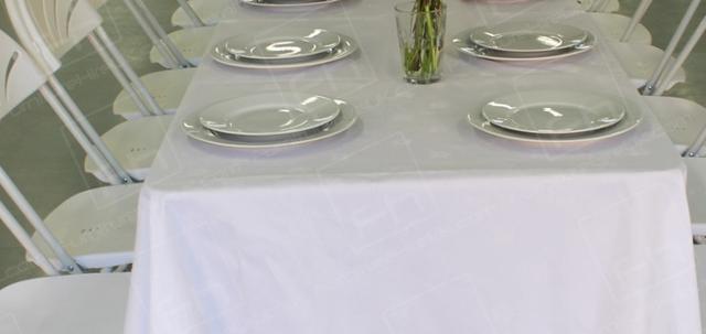 Corporate London Lunch https://d1hcs5uofxldvl.cloudfront.net/furniture-hire-uk/article_additional/corporate-lunch-london/corporate-lunch-london-740x350.jpg - White furniture brings a picnic feeling.