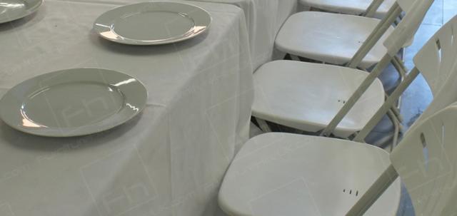 Corporate London Lunch https://d1hcs5uofxldvl.cloudfront.net/furniture-hire-uk/article_additional/corporate-lunch-london11/corporate-lunch-london11-740x350.jpg - Our white table cloths add to the clean look.