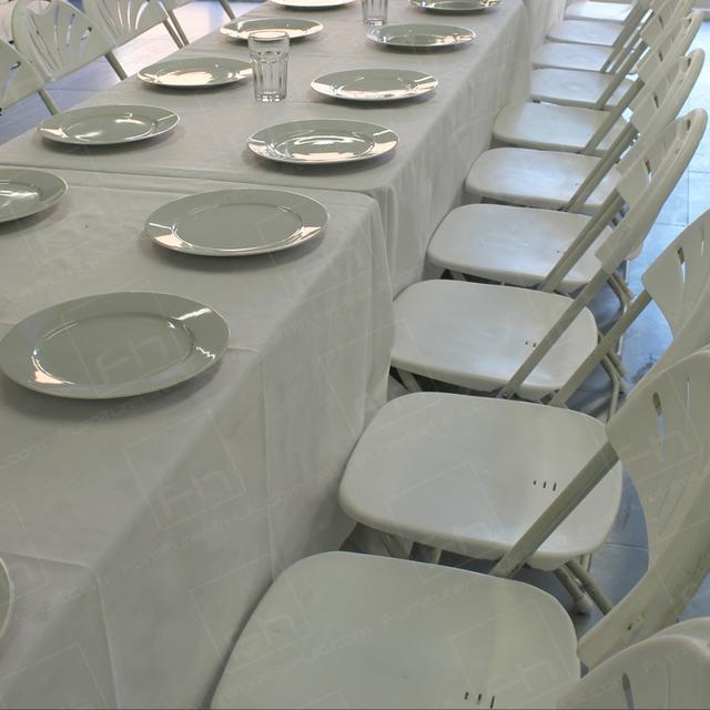 Corporate London Lunch https://d1hcs5uofxldvl.cloudfront.net/furniture-hire-uk/article_additional/corporate-lunch-london11/corporate-lunch-london11.jpg - Our white table cloths add to the clean look.