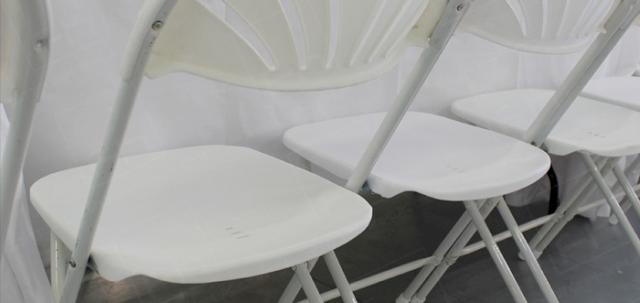 Corporate London Lunch https://d1hcs5uofxldvl.cloudfront.net/furniture-hire-uk/article_additional/corporate-lunch-london12/corporate-lunch-london12-740x350.jpg - Folding chairs add elegance and a fresh finish.