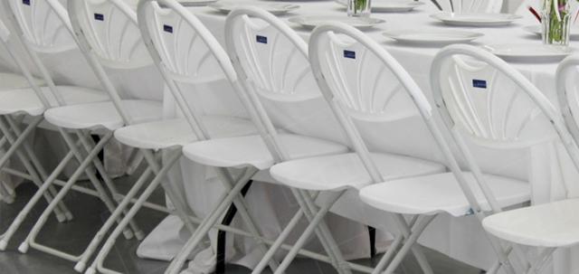 Corporate London Lunch https://d1hcs5uofxldvl.cloudfront.net/furniture-hire-uk/article_additional/corporate-lunch-london2/corporate-lunch-london2-740x350.jpg - One table, lots of guests!