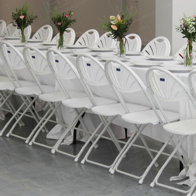 Corporate London Lunch https://d1hcs5uofxldvl.cloudfront.net/furniture-hire-uk/article_additional/corporate-lunch-london2/corporate-lunch-london2.jpg - One table, lots of guests!