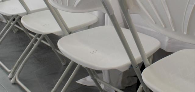 Corporate London Lunch https://d1hcs5uofxldvl.cloudfront.net/furniture-hire-uk/article_additional/corporate-lunch-london6/corporate-lunch-london6-740x350.jpg - Folding chairs for an outdoor vibe - inside!