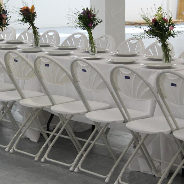 Corporate London Lunch https://d1hcs5uofxldvl.cloudfront.net/furniture-hire-uk/article_additional/corporate-lunch-london7/corporate-lunch-london7.jpg - Flowers add splashes of colour.