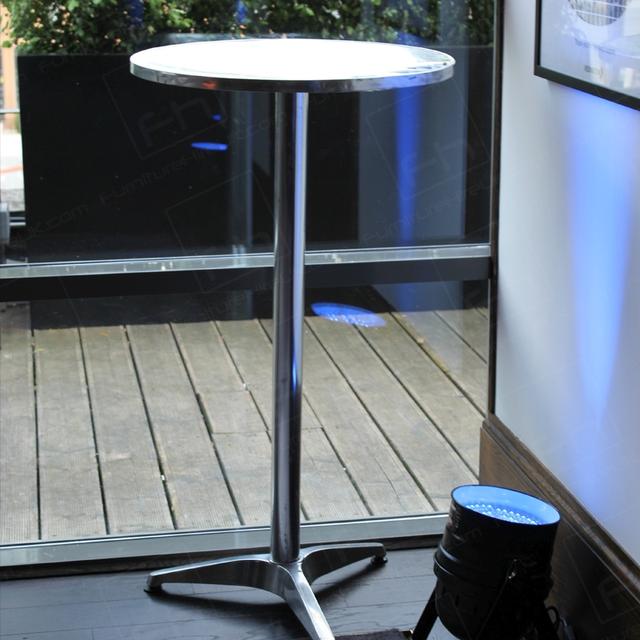 Exclusive Party Vibe https://d1hcs5uofxldvl.cloudfront.net/furniture-hire-uk/article_additional/exclusive-party-vibe3/exclusive-party-vibe3.jpg - Chrome finish fitting into VIP surroundings.