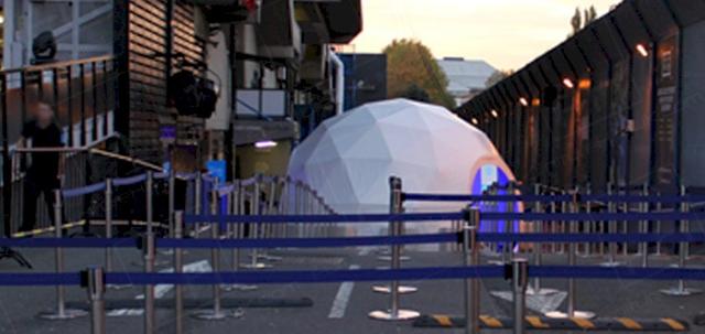 Football and Stretch Barrier Hire https://d1hcs5uofxldvl.cloudfront.net/furniture-hire-uk/article_additional/football-and-stretch-barrier-hire3/football-and-stretch-barrier-hire3-740x350.jpg - Crowd management systems set up for queuing guests.