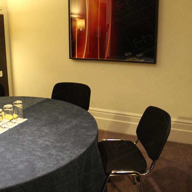 Hotel Meetings and Conferences https://d1hcs5uofxldvl.cloudfront.net/furniture-hire-uk/article_additional/hotel-meetings5/hotel-meetings5.jpg - Conference chairs are a comfy choice for premium locations.