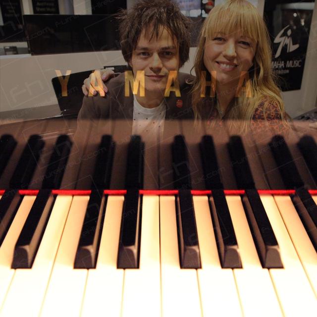 Jamie Cullum Concert https://d1hcs5uofxldvl.cloudfront.net/furniture-hire-uk/article_additional/jamie-cullum-concert9/jamie-cullum-concert9.jpg - Photo-Credit: Harriet Armstrong