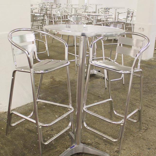 Large Conferences & Meetings https://d1hcs5uofxldvl.cloudfront.net/furniture-hire-uk/article_additional/large-conference-17/large-conference-17.jpg - Different space requires different furniture. Utilise our chrome range.