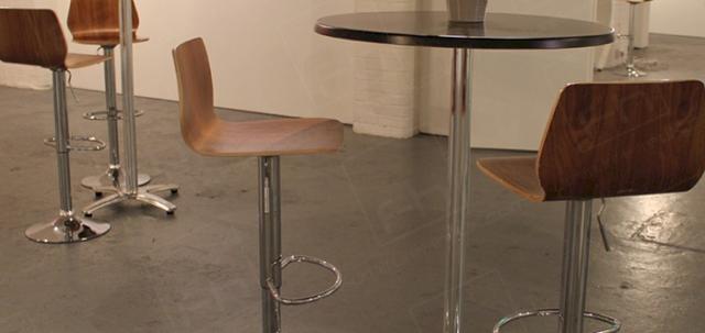 London Art Event https://d1hcs5uofxldvl.cloudfront.net/furniture-hire-uk/article_additional/london-art-event12/london-art-event12-740x350.jpg - Seating & tables taking up little gallery space.