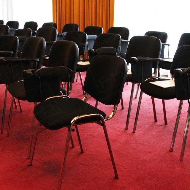 London Lecture https://d1hcs5uofxldvl.cloudfront.net/furniture-hire-uk/article_additional/london-lecture-6/london-lecture-6.jpg - Smart and sophisticated seating for meetings, conferences, training and more.