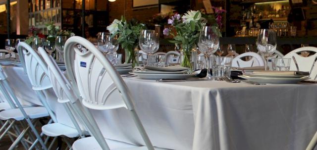 London Wedding https://d1hcs5uofxldvl.cloudfront.net/furniture-hire-uk/article_additional/london-wedding2/london-wedding2-740x350.jpg - Subtle lighting adds to the atmosphere.