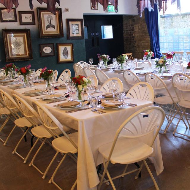 London Wedding https://d1hcs5uofxldvl.cloudfront.net/furniture-hire-uk/article_additional/london-wedding4/london-wedding4.jpg - White linen & seating for a light wedding look.