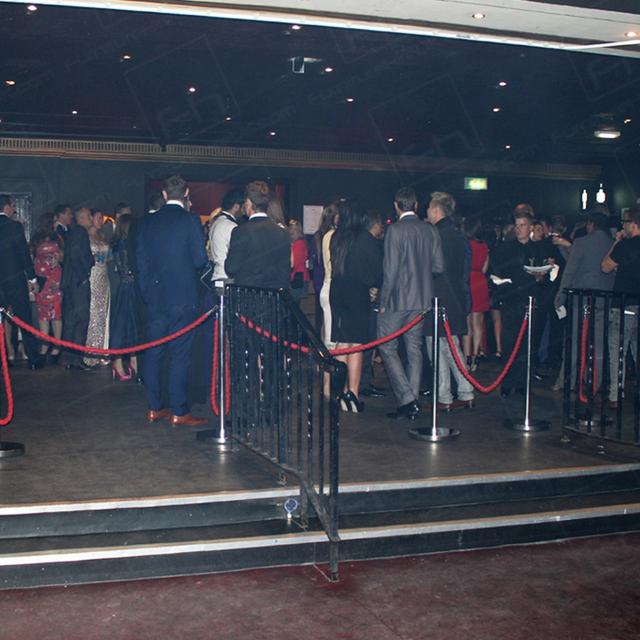 National Reality Television Awards 2013 https://d1hcs5uofxldvl.cloudfront.net/furniture-hire-uk/article_additional/national-reality-television-awards8/national-reality-television-awards8.jpg - Ropes and posts being utilised effectively.
HA02R | HA02P