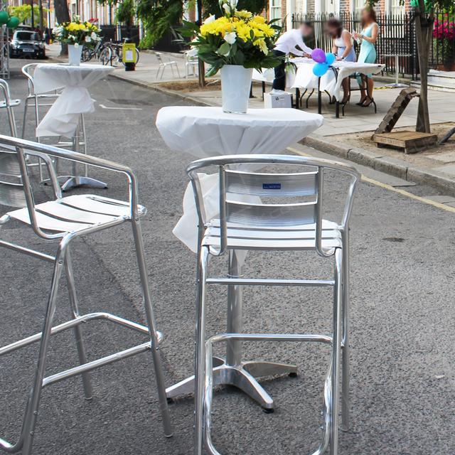 Street Party 2015 https://d1hcs5uofxldvl.cloudfront.net/furniture-hire-uk/article_additional/old-square-chambers-street-party9/old-square-chambers-street-party9.jpg - Enjoy a Summer street party