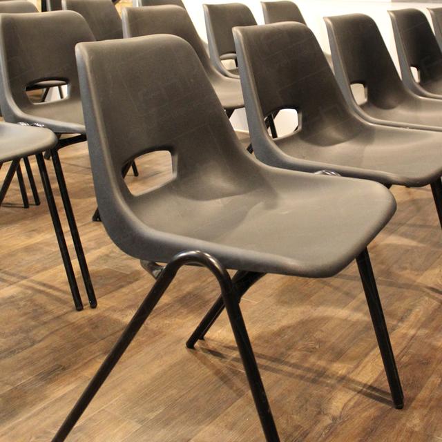 Budget Chairs Can Be Beautiful! https://d1hcs5uofxldvl.cloudfront.net/furniture-hire-uk/article_additional/plastic-chairs-at-film-night2/plastic-chairs-at-film-night2.jpg - Polyprops are simple to arrange in neat rows.