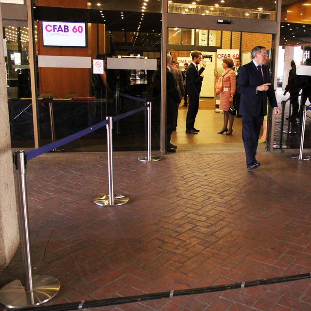 Royal Furniture Hire https://d1hcs5uofxldvl.cloudfront.net/furniture-hire-uk/article_additional/royalty-and-furniture-hire-2/royalty-and-furniture-hire-2.jpg - Stretch barriers for the royal visit