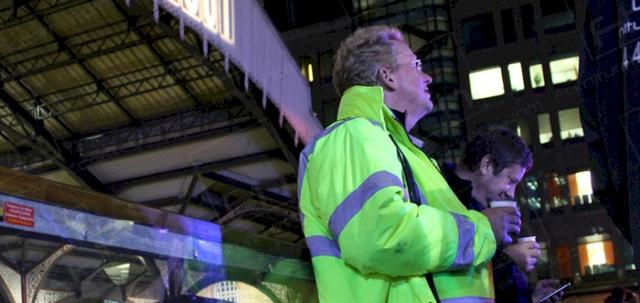 Centrepoint Sleep Out 2013 https://d1hcs5uofxldvl.cloudfront.net/furniture-hire-uk/article_additional/sleep-out2/sleep-out2-740x350.jpg - Our team keeping warm during the chilly evening.