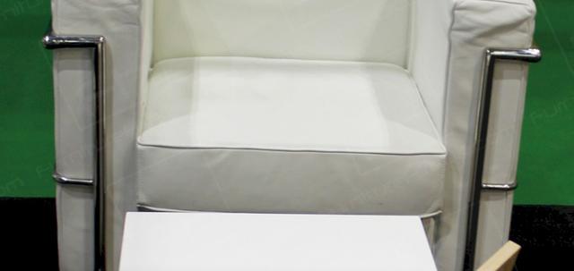 Sofa Hire at Exhibitions https://d1hcs5uofxldvl.cloudfront.net/furniture-hire-uk/article_additional/sofa-hire-at-exhibitions3/sofa-hire-at-exhibitions3-740x350.jpg - Sofas in white to enhance your clean and fresh approach