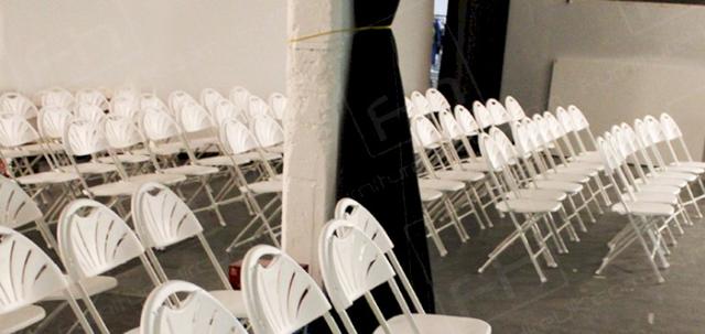 Sporting Furniture Hire https://d1hcs5uofxldvl.cloudfront.net/furniture-hire-uk/article_additional/sport-and-furniture-hire-4/sport-and-furniture-hire-4-740x350.jpg - Ensure your chairs are kept in neat rows with the use of our linking loops.