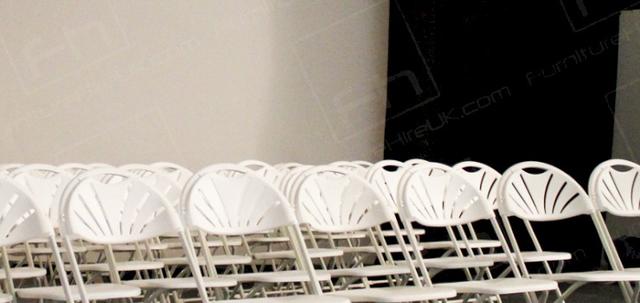 Sporting Furniture Hire https://d1hcs5uofxldvl.cloudfront.net/furniture-hire-uk/article_additional/sport-and-furniture-hire-7/sport-and-furniture-hire-7-740x350.jpg - Plenty of chairs for all your employees to enjoy the big screen. #orderenough