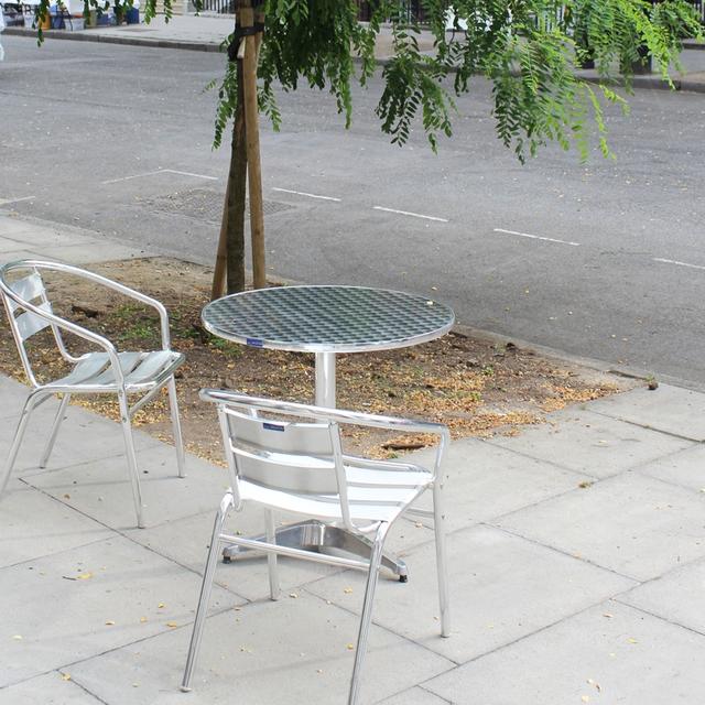 Street Party https://d1hcs5uofxldvl.cloudfront.net/furniture-hire-uk/article_additional/street-party4/street-party4.jpg - Watch the world go by on our bistro chairs.
