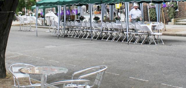 Street Party https://d1hcs5uofxldvl.cloudfront.net/furniture-hire-uk/article_additional/street-party5/street-party5-740x350.jpg - Charity street party and our outdoor ranges.