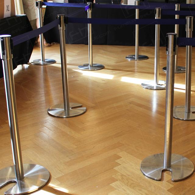 Crowd Control at Fashion Events https://d1hcs5uofxldvl.cloudfront.net/furniture-hire-uk/article_additional/stretch-barriers-and-luxury-goods/stretch-barriers-and-luxury-goods.jpg - Smart queuing system for those premium occasions.