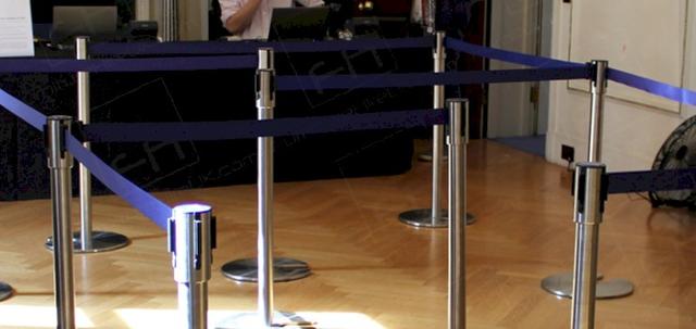 Crowd Control at Fashion Events https://d1hcs5uofxldvl.cloudfront.net/furniture-hire-uk/article_additional/stretch-barriers-and-luxury-goods2/stretch-barriers-and-luxury-goods2-740x350.jpg - Chrome stretch barriers for stylish queue management.