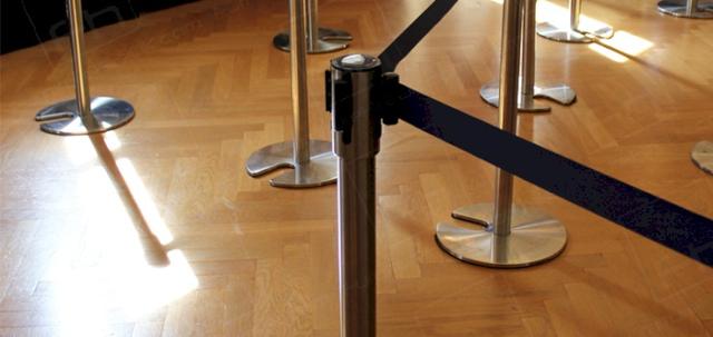 Crowd Control at Fashion Events https://d1hcs5uofxldvl.cloudfront.net/furniture-hire-uk/article_additional/stretch-barriers-and-luxury-goods3/stretch-barriers-and-luxury-goods3-740x350.jpg - Stretch barriers arranged easily according to space.