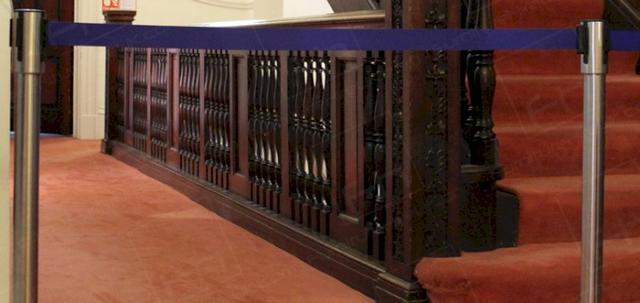 Crowd Control at Fashion Events https://d1hcs5uofxldvl.cloudfront.net/furniture-hire-uk/article_additional/stretch-barriers-and-luxury-goods5/stretch-barriers-and-luxury-goods5-740x350.jpg - Stylishly show guests where to stand.