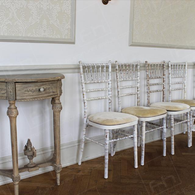 Stunning Wedding Venue https://d1hcs5uofxldvl.cloudfront.net/furniture-hire-uk/article_additional/stunning-wedding-venue3/stunning-wedding-venue3.jpg - Perfect chair hire choice for opulent venue.
