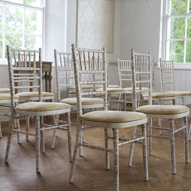Stunning Wedding Venue https://d1hcs5uofxldvl.cloudfront.net/furniture-hire-uk/article_additional/stunning-wedding-venue6/stunning-wedding-venue6.jpg - Plenty of seating for all your guests.