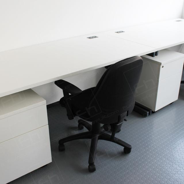 White is the New Black https://d1hcs5uofxldvl.cloudfront.net/furniture-hire-uk/article_additional/white-office-furniture4/white-office-furniture4.jpg - White desking & storage for modern offices.
