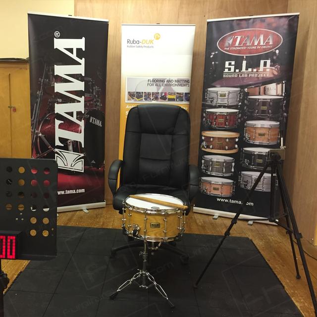 British Drummer Breaks World Record https://d1hcs5uofxldvl.cloudfront.net/furniture-hire-uk/article_additional/world-record-broken2/world-record-broken2.jpg - Comfortable chairs for a long haul. Well Done Jayson - you did it!