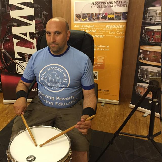 British Drummer Breaks World Record https://d1hcs5uofxldvl.cloudfront.net/furniture-hire-uk/article_additional/world-record-broken3/world-record-broken3.jpg - Jayson Brinkler beat the world's longest individual drum roll record and sets a new time of 12 hours five minutes and five seconds!