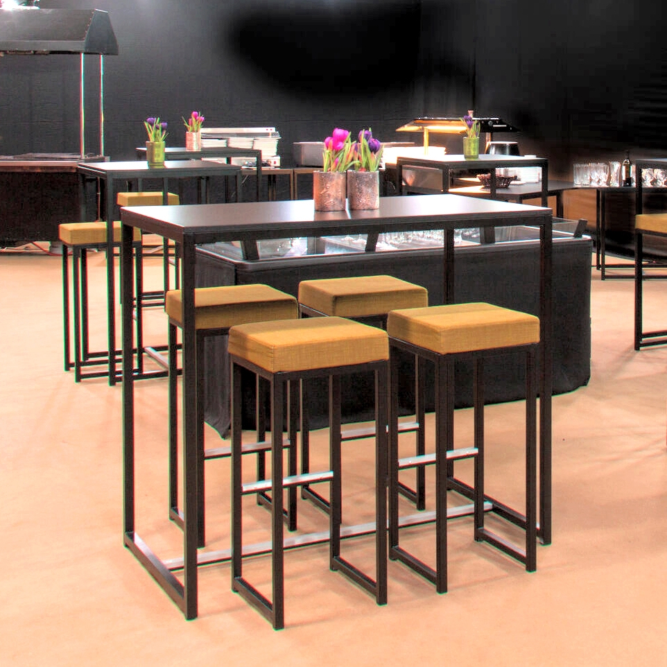 Nevada Stool - Black Base Pink Pad