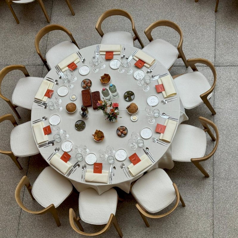 Round Banquet Table (4ft)