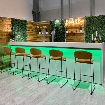 4m Straight Bar with Backwalling 4m Straight Bar with Backwalling