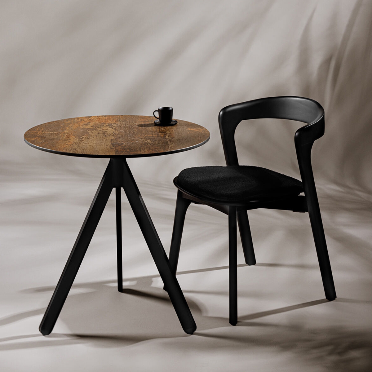 Black Tray Chair