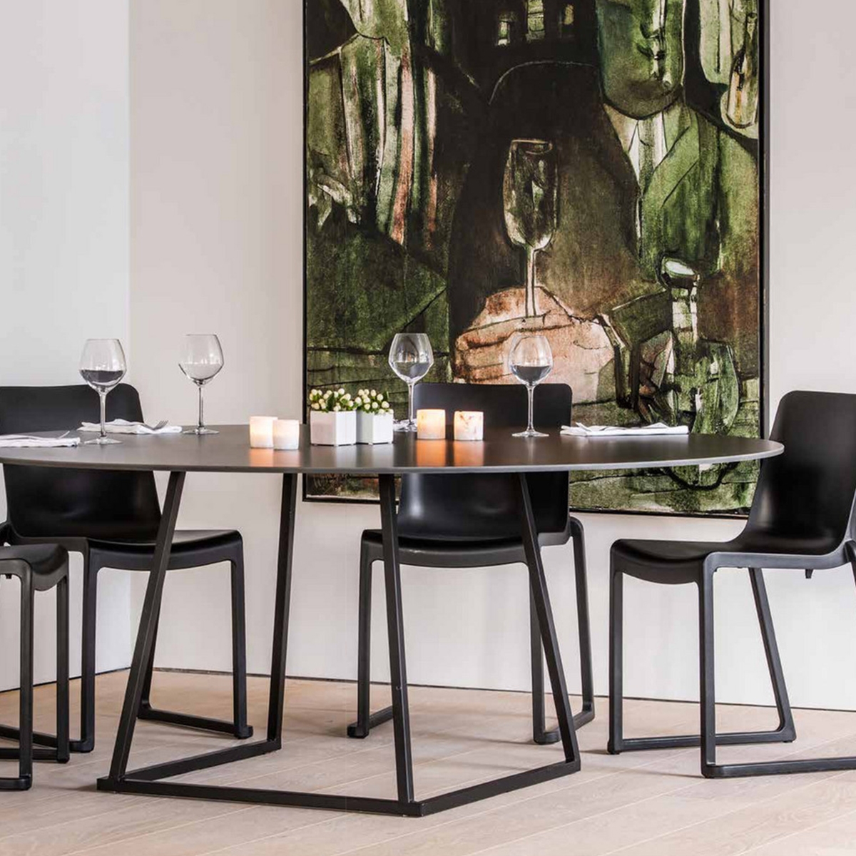 Dallas Round XXL Bistro Table - Black