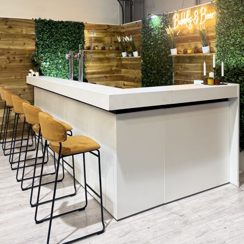 3.5m Box Hedge Corner Bar with Backwalling